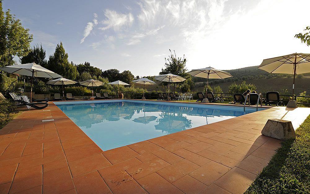 Agriturismo Casanova Di Pescille San Gimignano Bagian luar foto