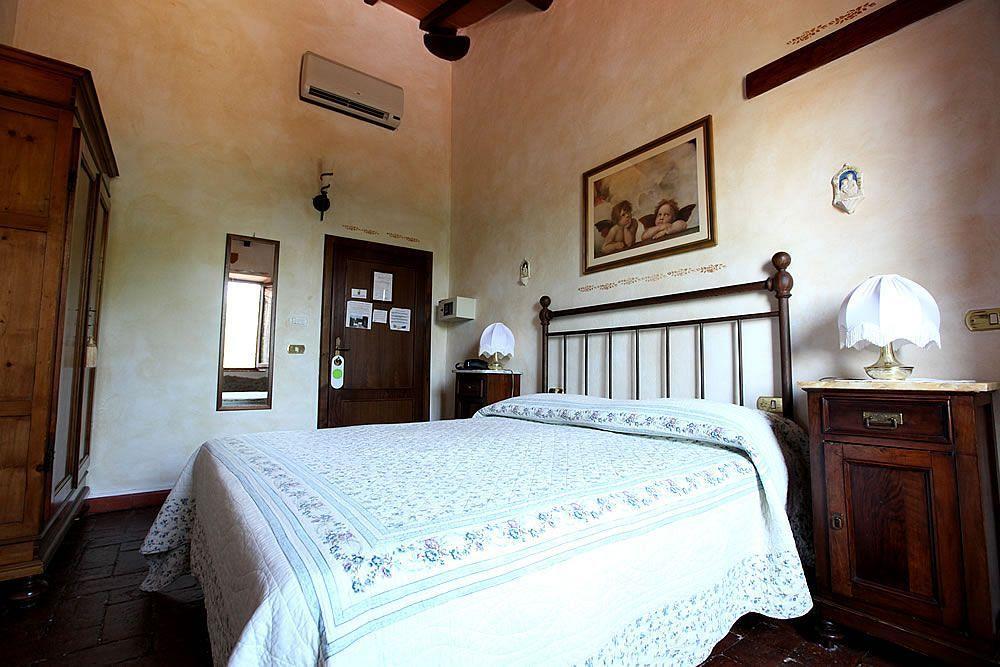 Agriturismo Casanova Di Pescille San Gimignano Bagian luar foto