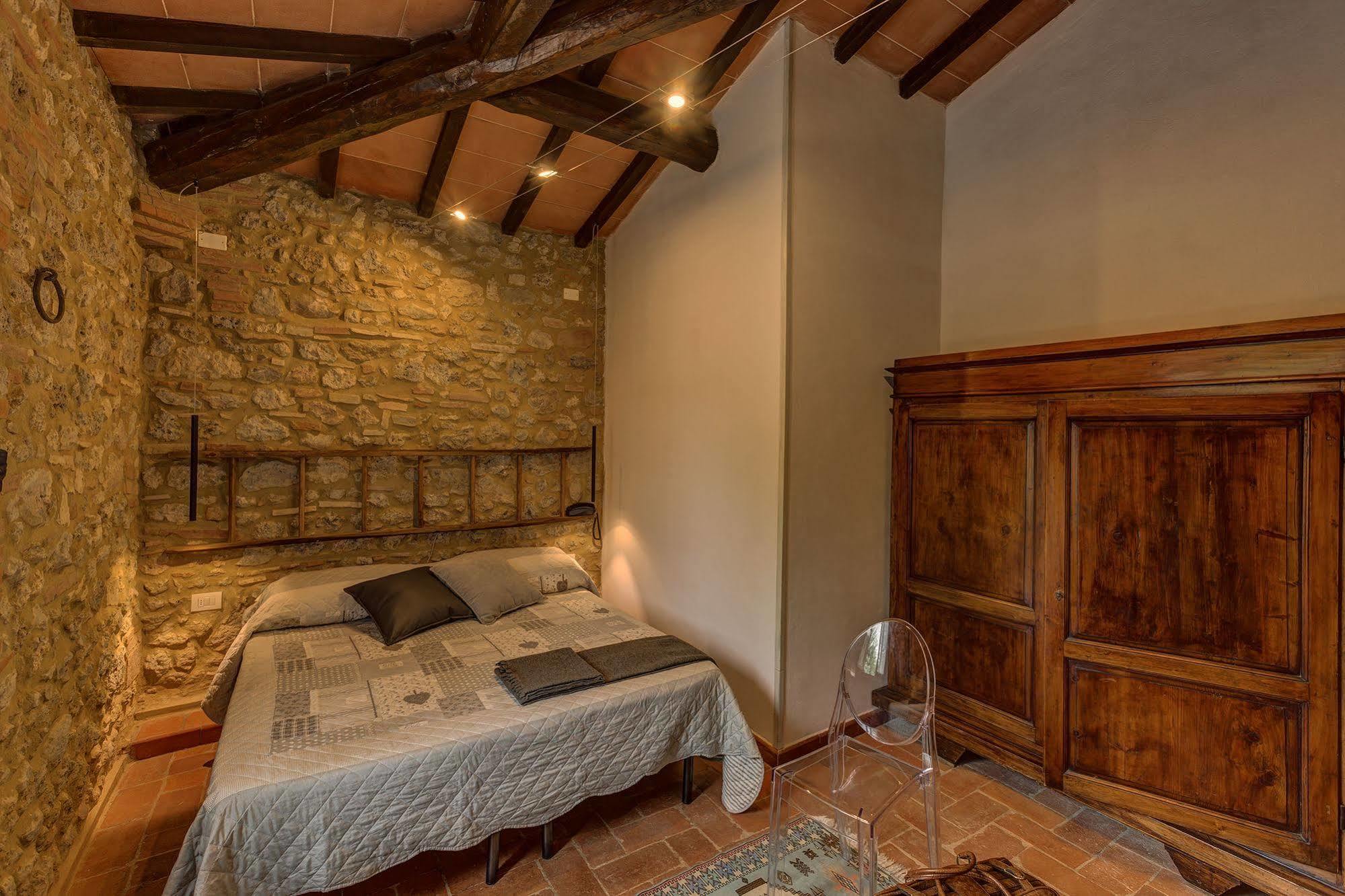 Agriturismo Casanova Di Pescille San Gimignano Bagian luar foto