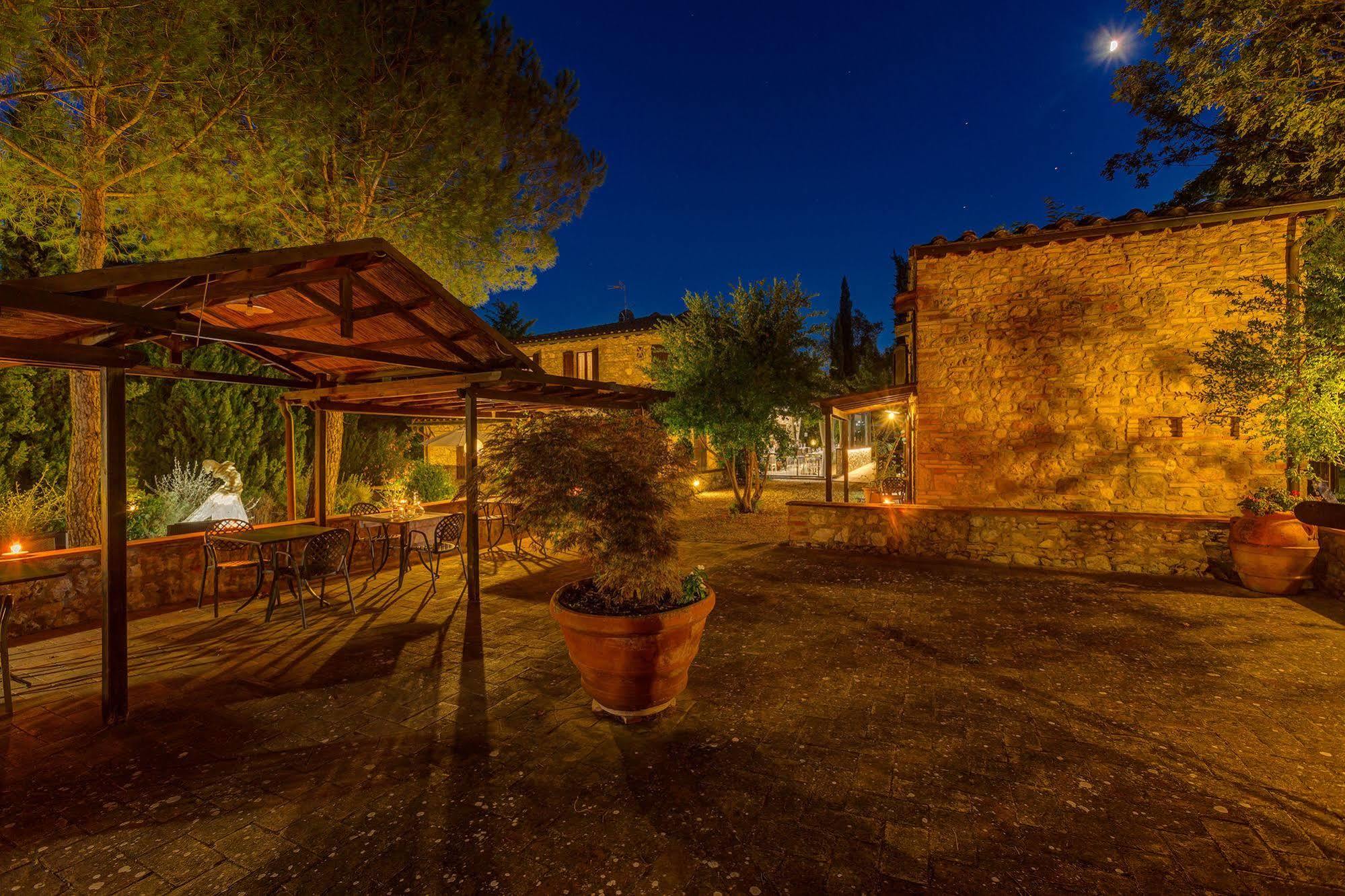 Agriturismo Casanova Di Pescille San Gimignano Bagian luar foto